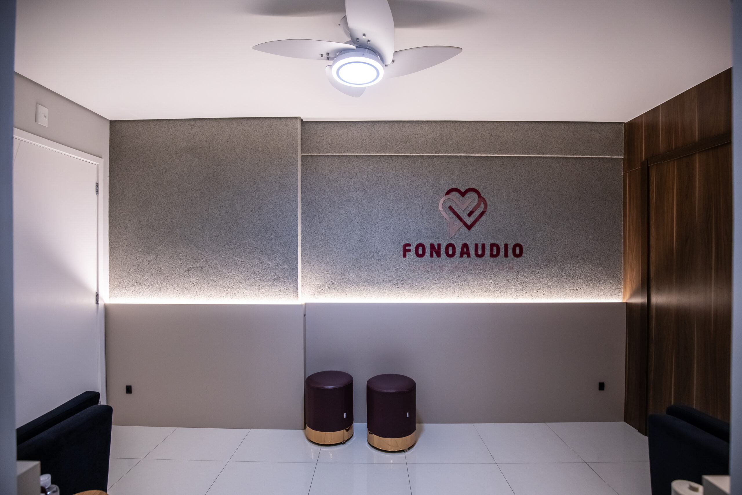 Recepção do consultório de audiometria da Dra. Janaína Colon em Indaiatuba